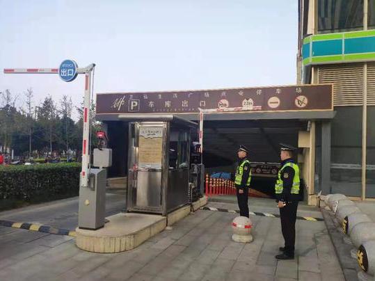 郑州高新区严厉打击停车场违规收费乱象