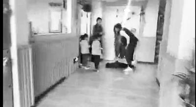 幼儿园一名幼儿突然倒地 郑州市红十字志愿者黄金三分钟紧急施救