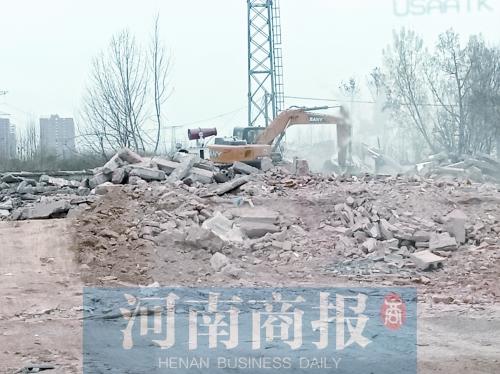 郑州开启大风扬尘天气管控，仍有一处拆迁工地“顶风作案”