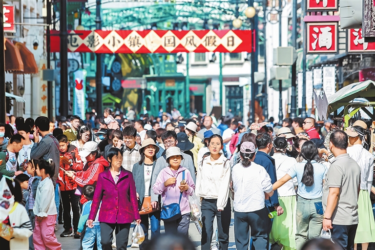 风景无限好 只是人挤人 如何让“远方”更有“诗意”
